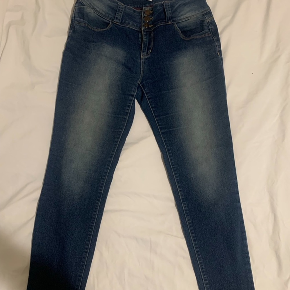 Women’s 3 button skinny jeans 11